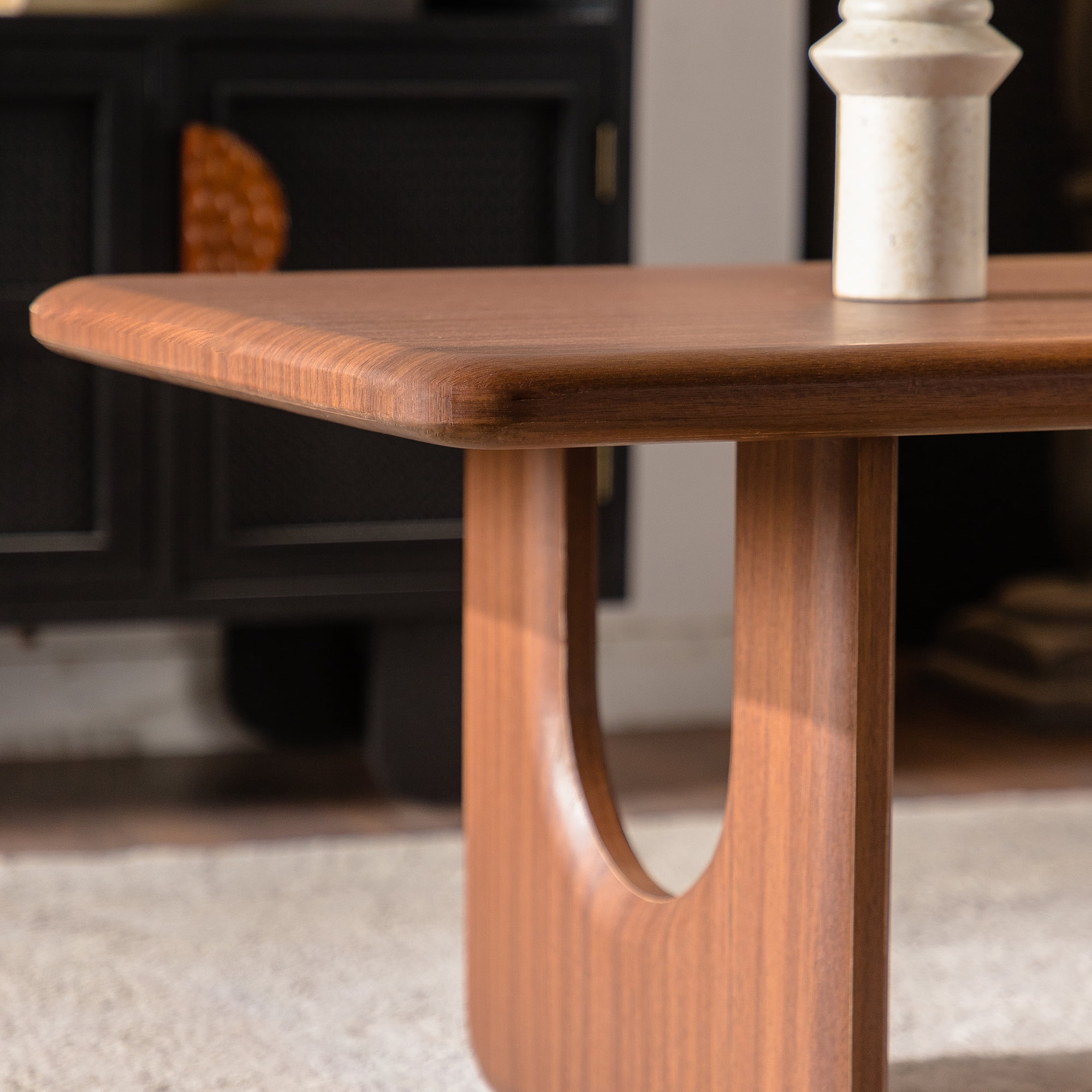 Leumius Rectangular Wood Coffee Table, Modern Minimalist Coffee Table with U-Shaped Legs, Walnut Finish Low Center Table for Living Room, Mid-Century Cocktail Table for Home Office