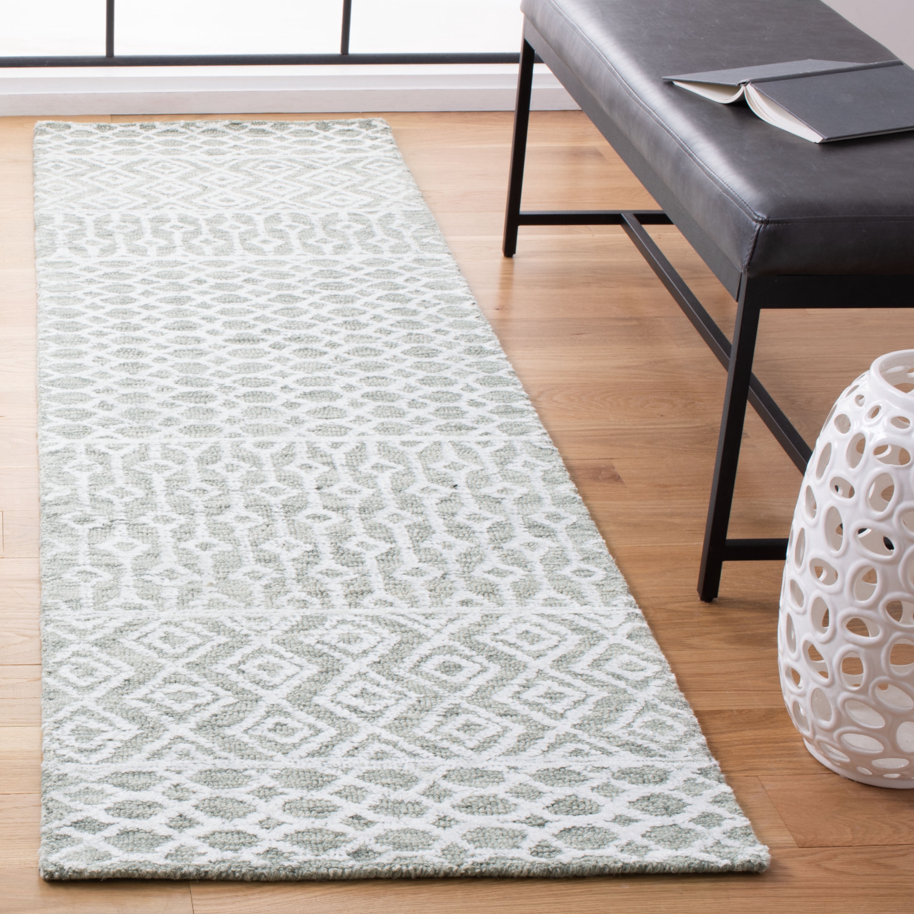 SAFAVIEH Glamour Elouise Geometric Runner Rug, Green/Ivory, 2'3" x 8'