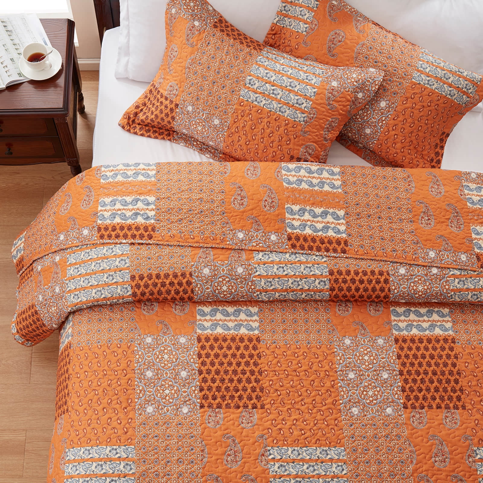3-Piece King Size Quilt Set - Orange Rust Paisley Bedspread Coverlet with 2 Pillow Shams, Microfiber