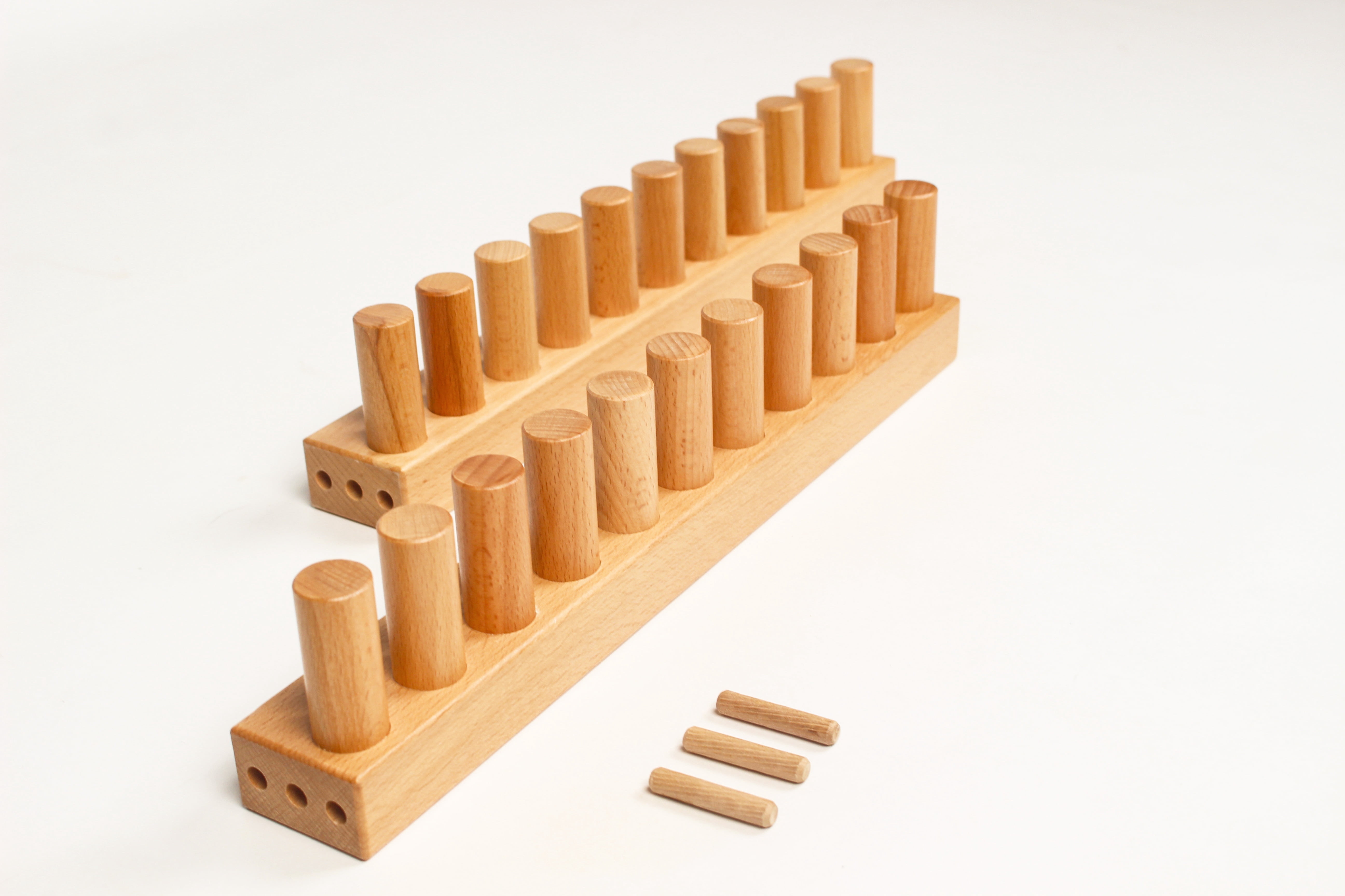 2-Pack DIY Chunky Knit Blanket Loom, 30.2-inch Long Beech Wood Base with Solid Wood Pegs, Stackable for Portability, Expandable Connections, and Clear Coating (without Brand Name)