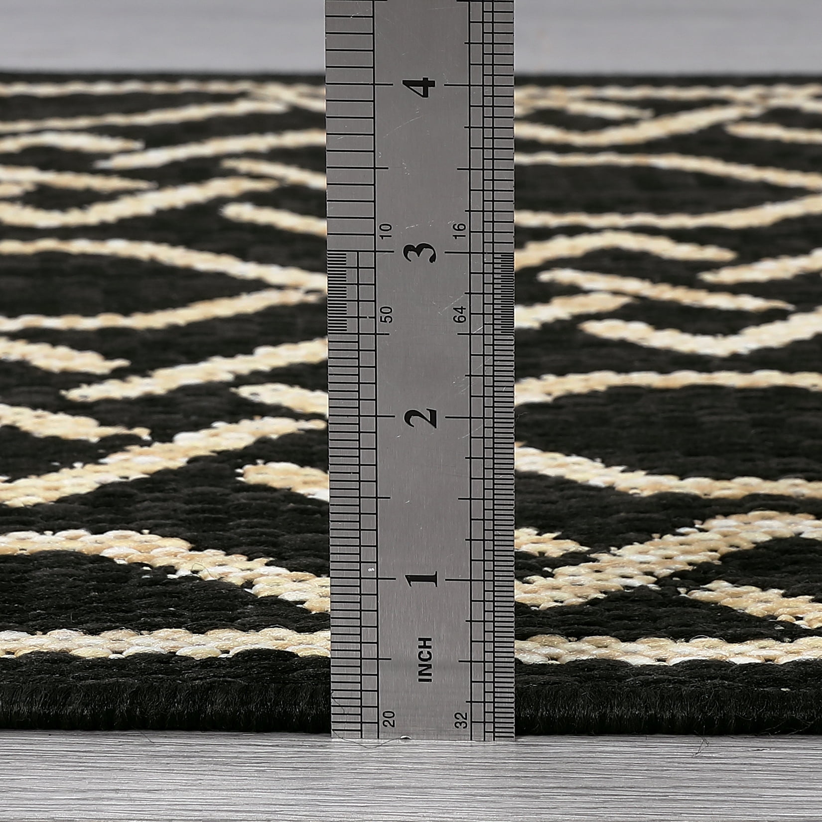 Garvee 5'3"x7'3" Geometric Rug Contemporary Rug Indoor Outdoor Area Rug Non Shedding Stain-Resistant Carpet for Patio Backyard Balcony, Black