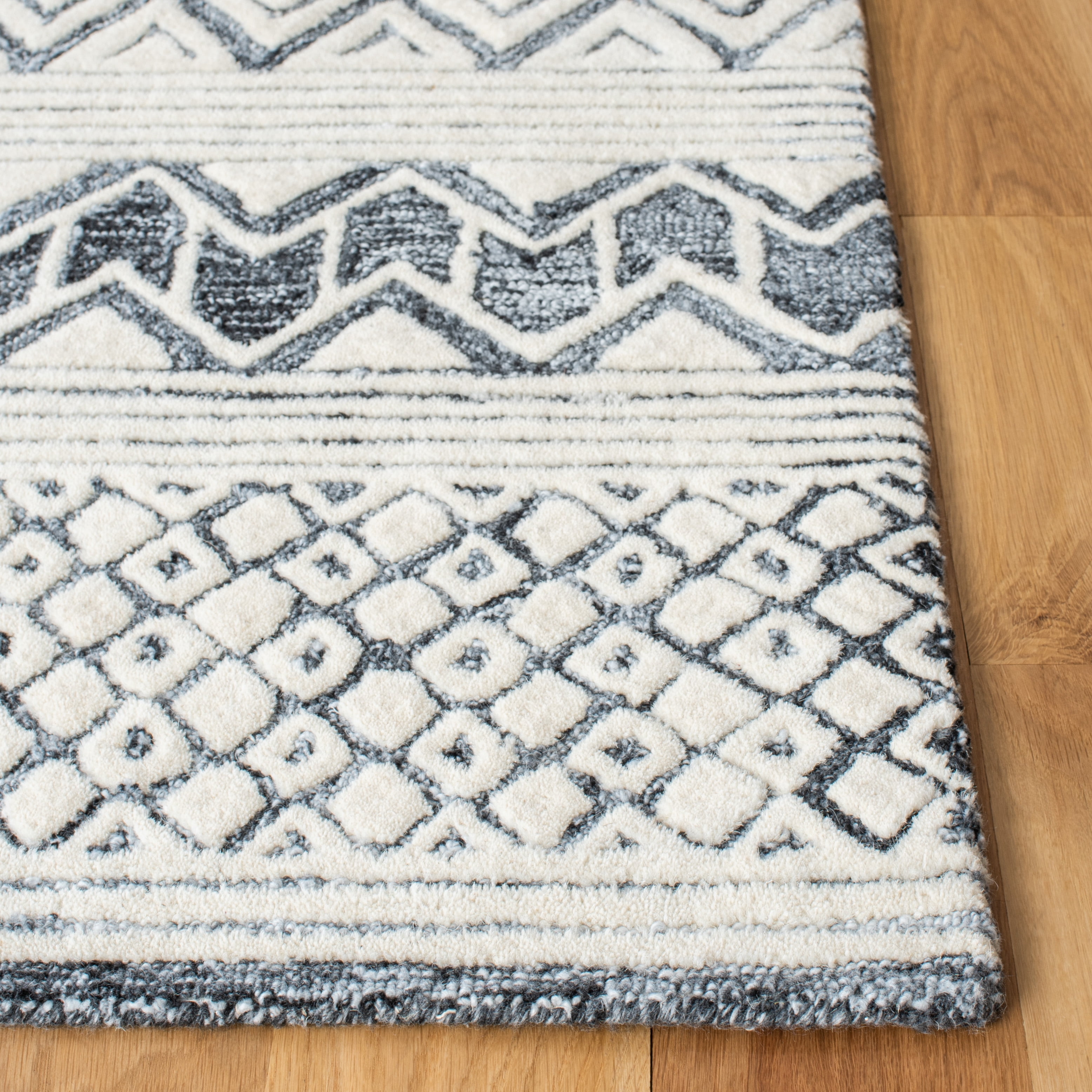 SAFAVIEH Roslyn Raynard Geometric Area Rug, Black/Ivory, 9' x 12'