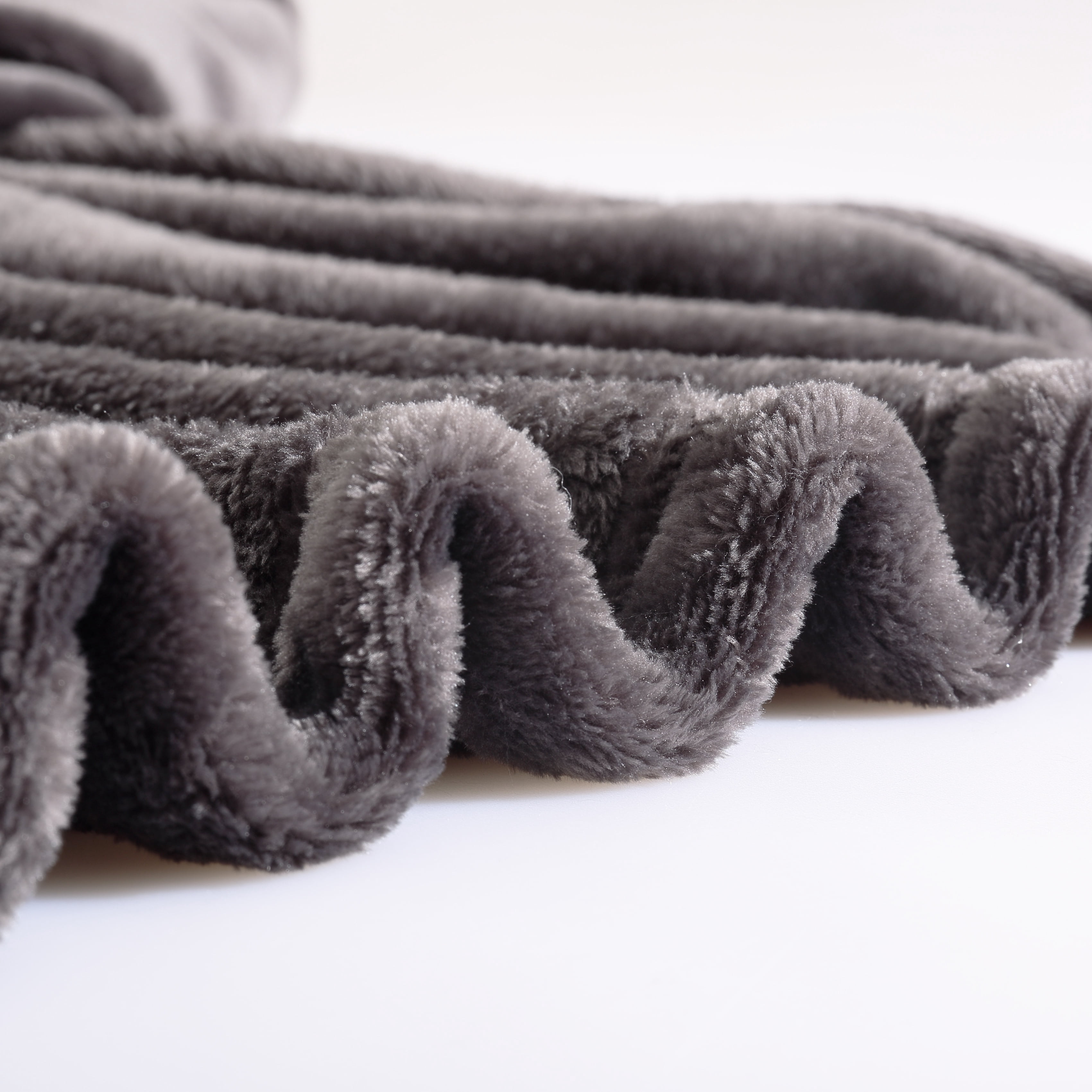Reafort Ultra Soft Flannel Fleece All Season Light Weight Living Room/Bedroom Warm Throw Blanket (Dark Grey, Twin 66"X90")