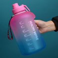 thumbnail image 5 of Botella de agua deportiva Yuxing con gradiente 2,2 l gran capacidad para exteriores fitness portátil pajita colorida rosa rojo azul, 5 of 5