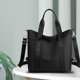 thumbnail image 1 of Bolsa de mensajero impermeable de gran capacidad para viajes y gimnasio | Bolsa de hombro de nailon de 15-20 l para hombres, mujeres y estudiantes | Deportes, escuela, compras y actividades al aire, 1 of 9