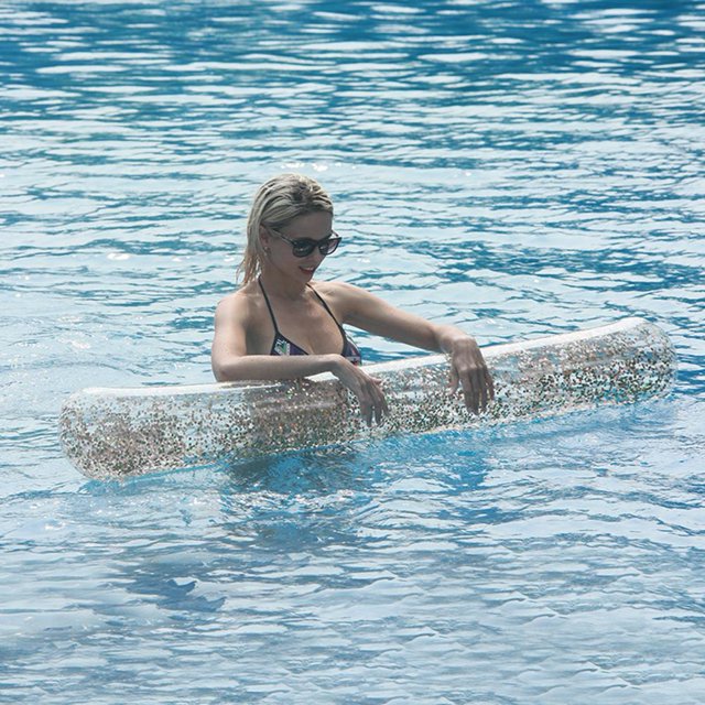 Fideos inflables para piscina FLhrweasw flotadores de agua de PVC llenos de lentejuelas