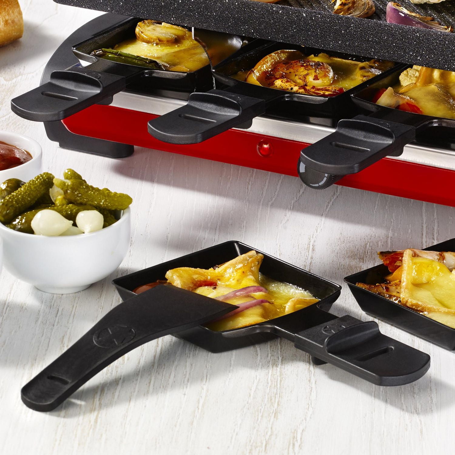 Starfrit Raclette Nylon Scraper, Heat-Resistant Up to 400°F, Safe for Non-Stick Surfaces, Durable Nylon, Dishwasher Safe, Ideal for Raclette Grills and Cooked Food Handling