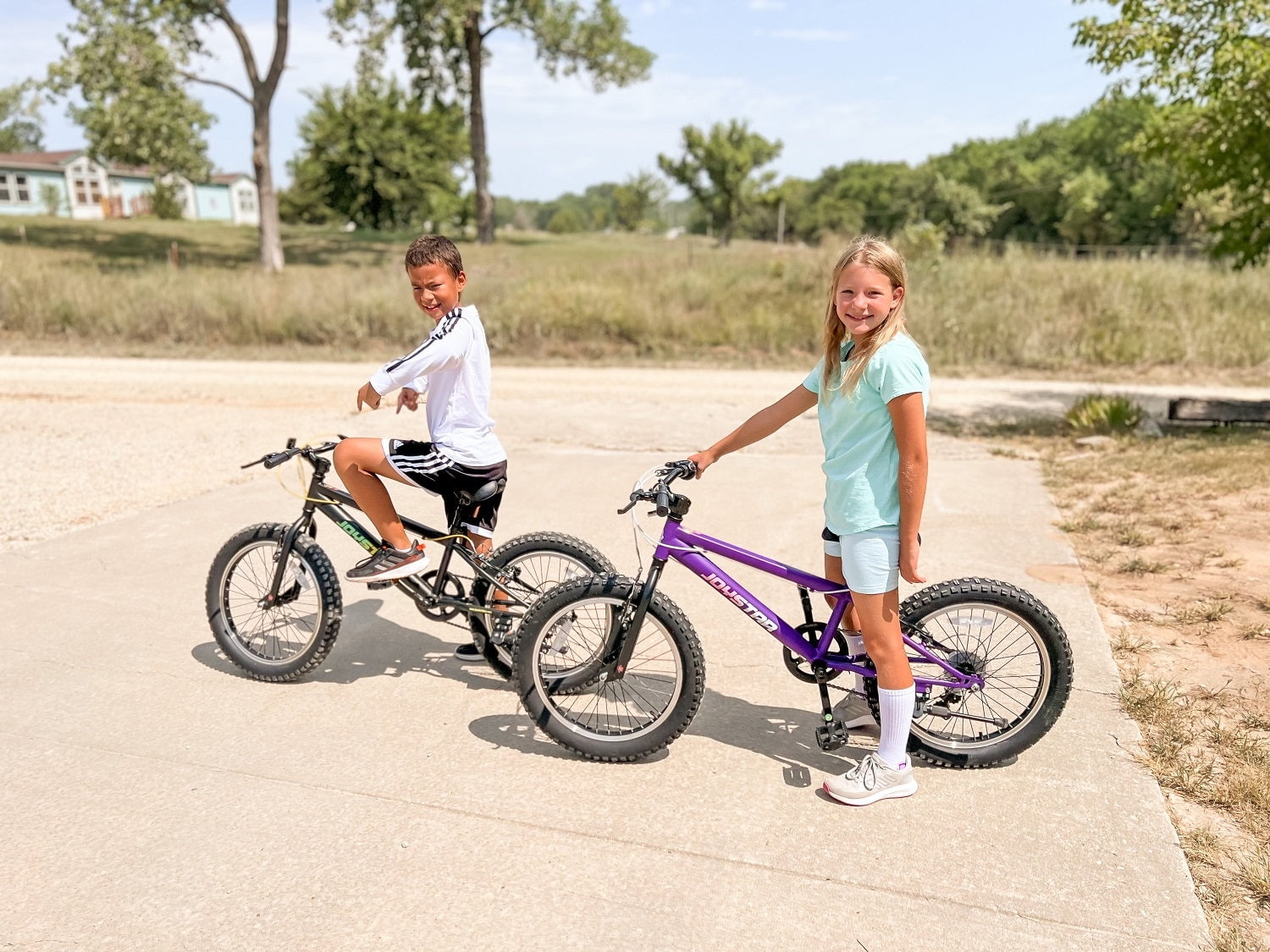 JOYSTAR 20 Inch Mountain Bike for Kids Ages 7-12 Year Old, 3-Inch Wide Knobby Tires, 7 Speed Shimano Drivetrain, Disc Brakes, Fat Tire Kids Bicycles for Boys Girls