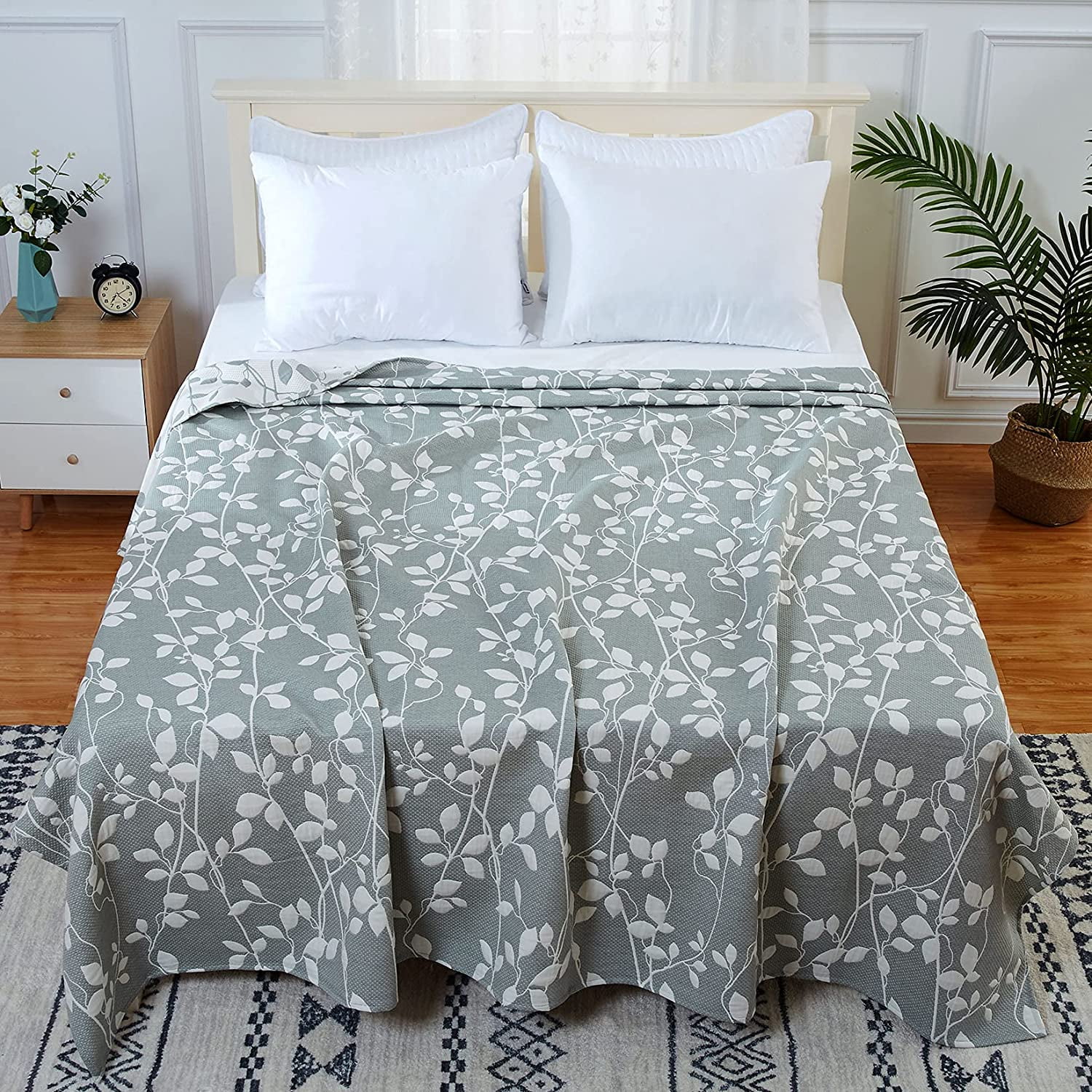 Leaf print throw blanket sale