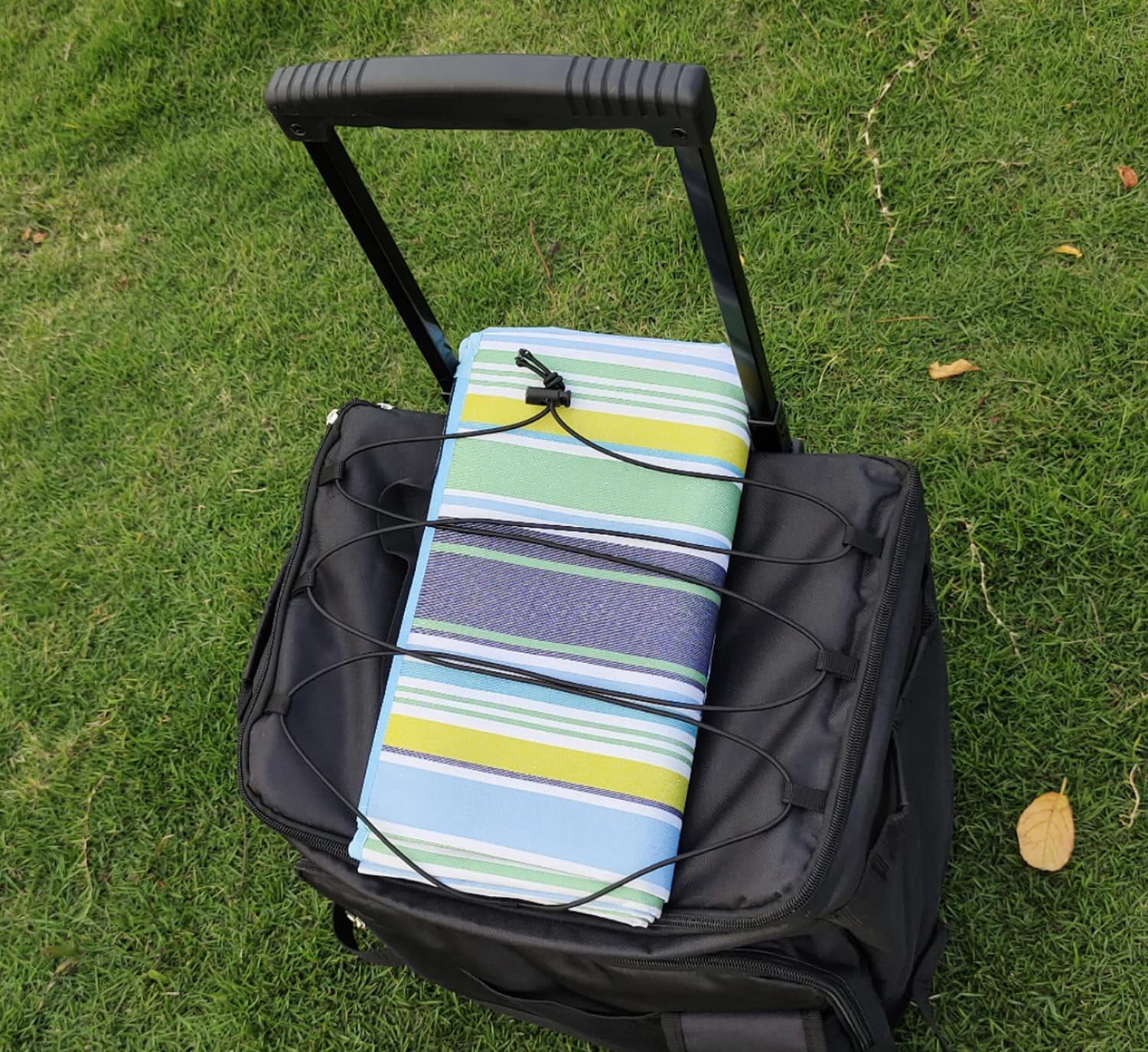 Portable Cooler with Wheels and Handle Collapsible Rolling Cooler Leakproof Insulated Soft Cooler Bag for Beach Camping Patio Travel Outdoor Ball Fields