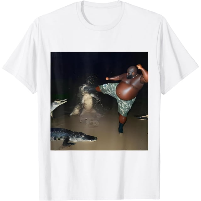 Man Kick Alligator in Swamp - Camiseta de meme divertida y específica