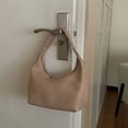 thumbnail image 4 of Bolso de mujer de otoño e invierno, color de contraste de moda moderna, bolitas de masa de cuero suave de PU simples, bolso de axila, 4 of 6