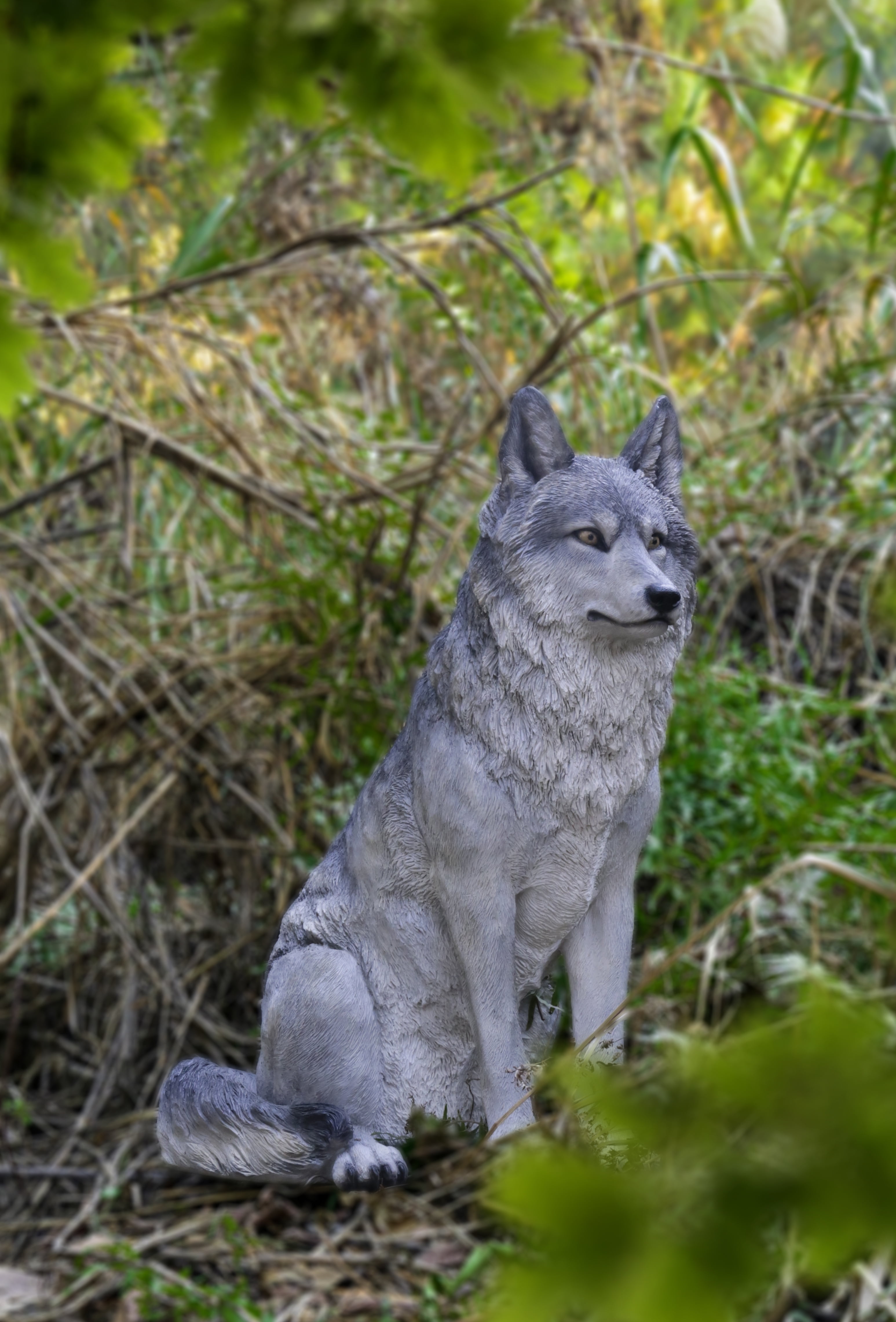 Sitting Grey Wolf Statue