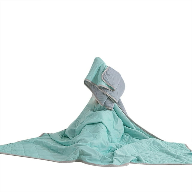 Ice Silk Technology Bed Blanket Soft Lightweight Summer Throw for Comfortable Rest and Relaxation