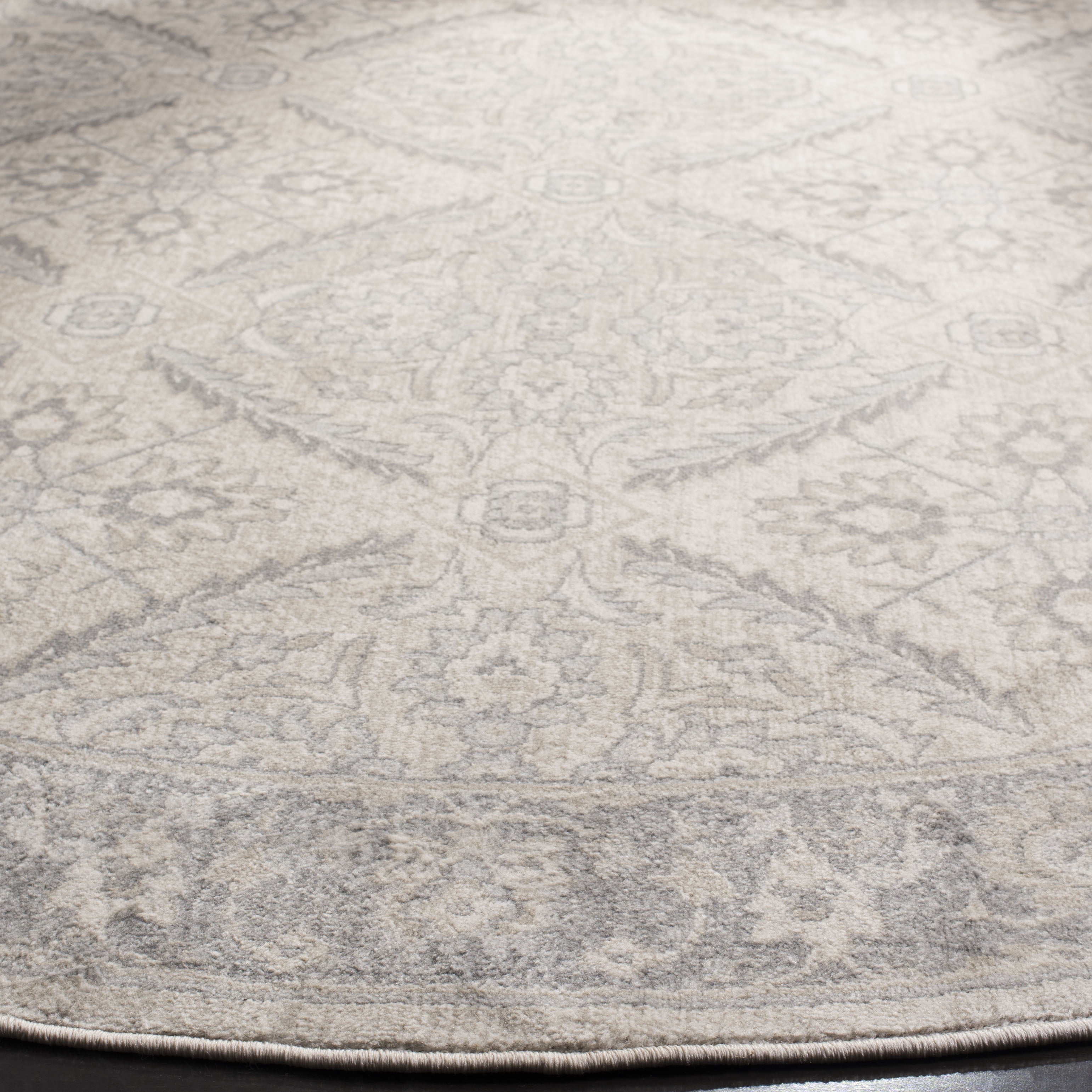 SAFAVIEH Brentwood Brandy Floral Area Rug, Cream/Gray, 6'7" x 6'7" Round