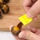 thumbnail image 4 of Abridor Cortador de castañas Pinzas ergonómicas de nogal Electrodomésticos de cocina de castaño, 4 of 9