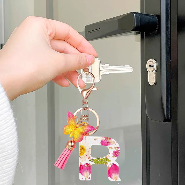 Meitianfacai Initial Letter Keychain