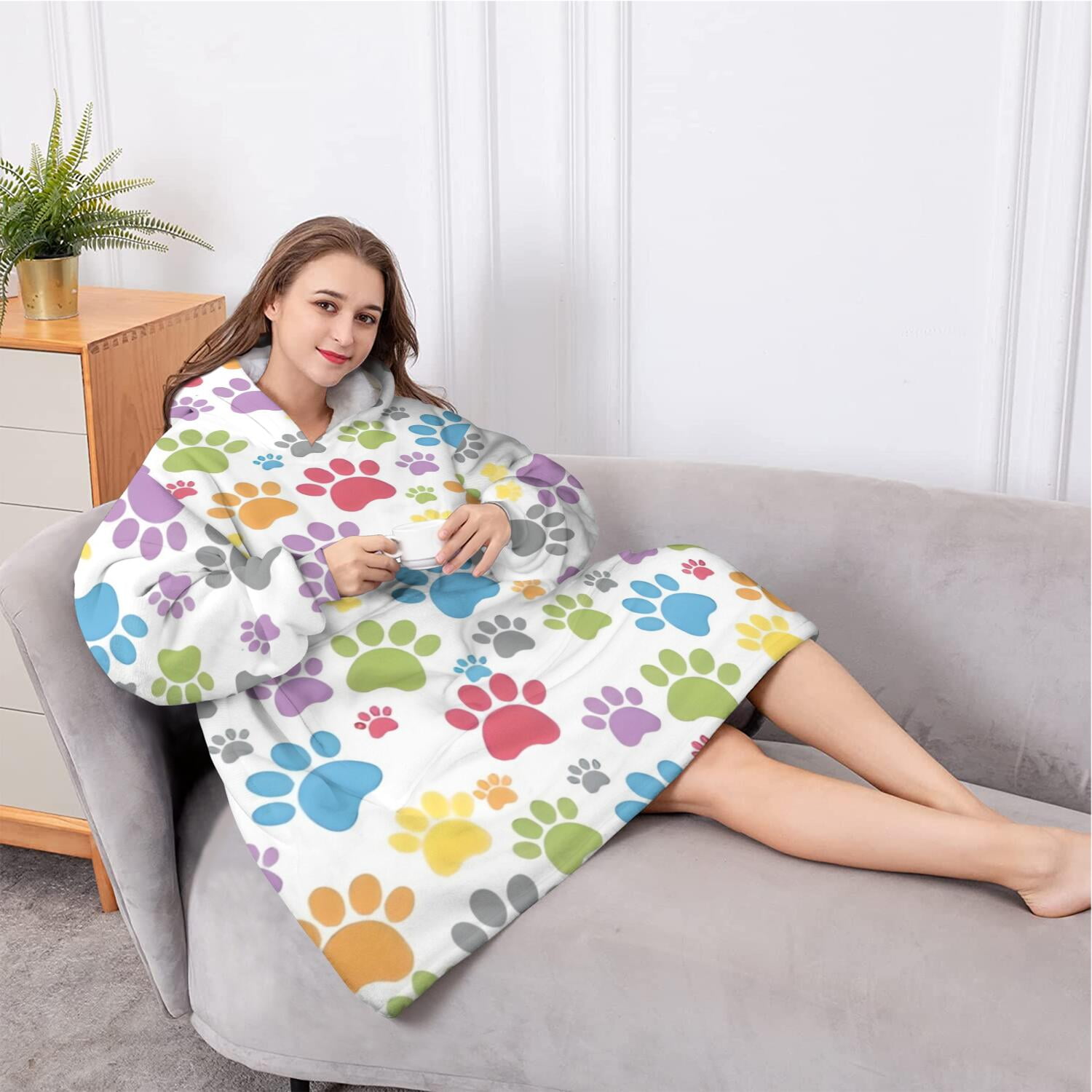 Oversized Wearable Blanket Hoodie,White Dog Paw Footprint Sherpa Blanket Hoodie with Super Pockets,Super Warm Fuzzy Pullover for Women & Men