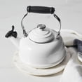 thumbnail image 4 of Tetera Le Creuset de acero esmaltado 1,6 L blanca, 4 of 4