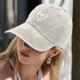 thumbnail image 1 of Gorra de béisbol para mujer con bordado de corazón: gorra de moda para niñas para deportes al aire libre,ajustable,bonita y casual, 1 of 6