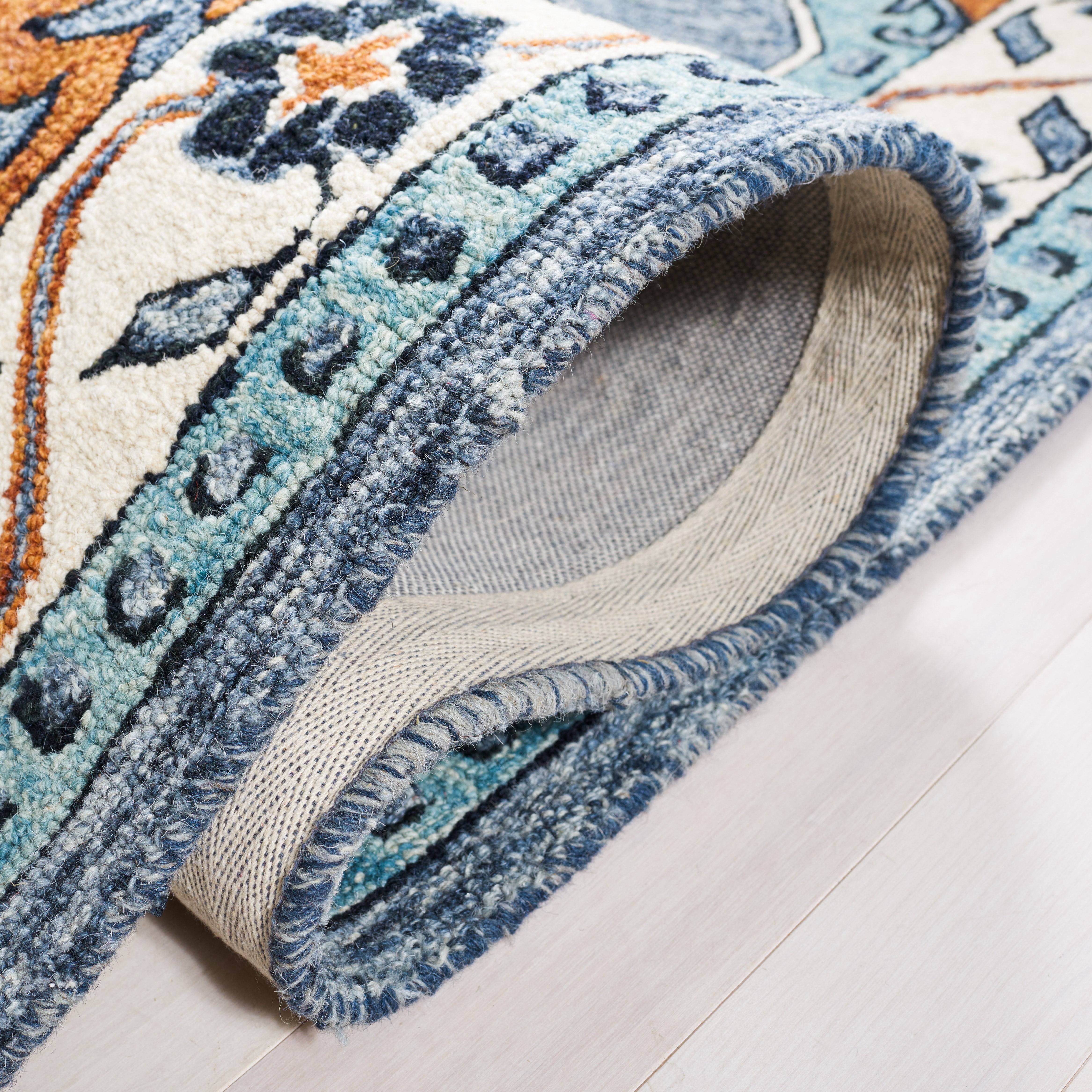SAFAVIEH Metro Emmeline Medallion Area Rug, Blue/Ivory, 5' x 8'