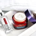 thumbnail image 3 of Crema Hidratante Facial L’Oreal Paris Revitalift Sin Fragancia con Pro Retinol, Ácido Hialurónico y, 3 of 9
