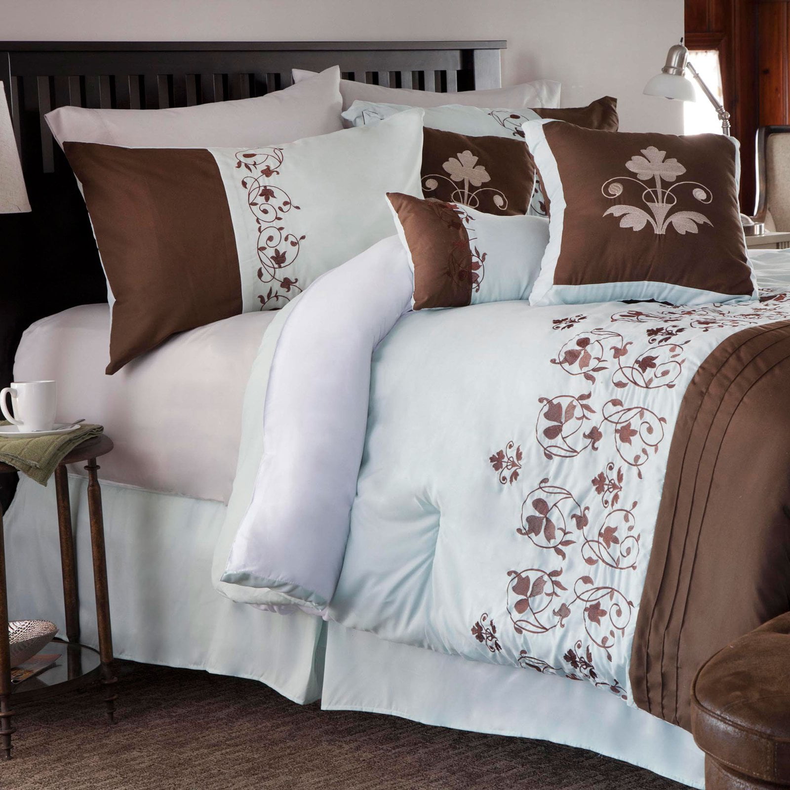 Queen Lavish Home Hannah 7-Piece Embroidered Comforter Set