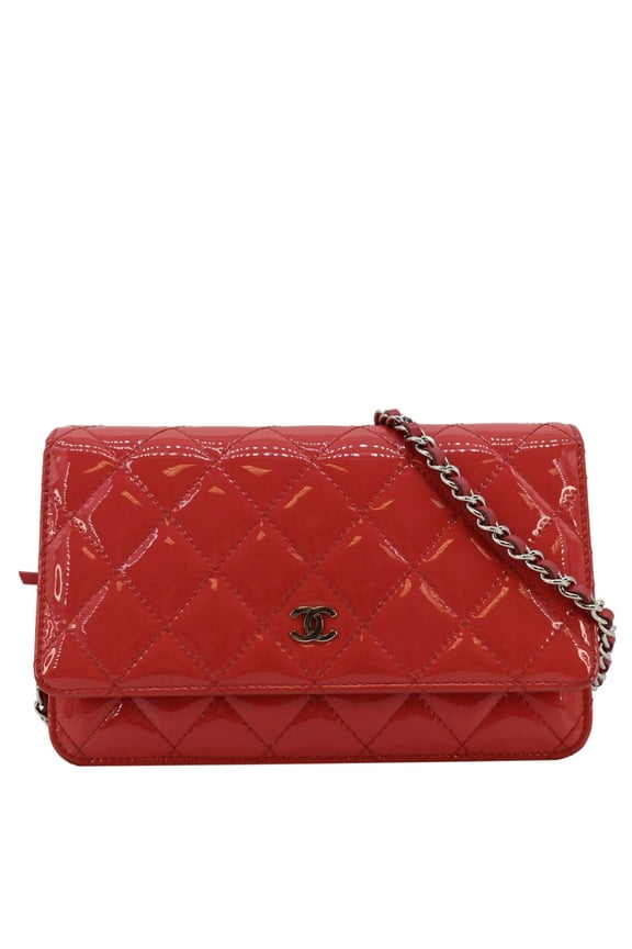 Pre-Owned CHANEL WOC Quilted Patent Leather Crossbody Bag Red