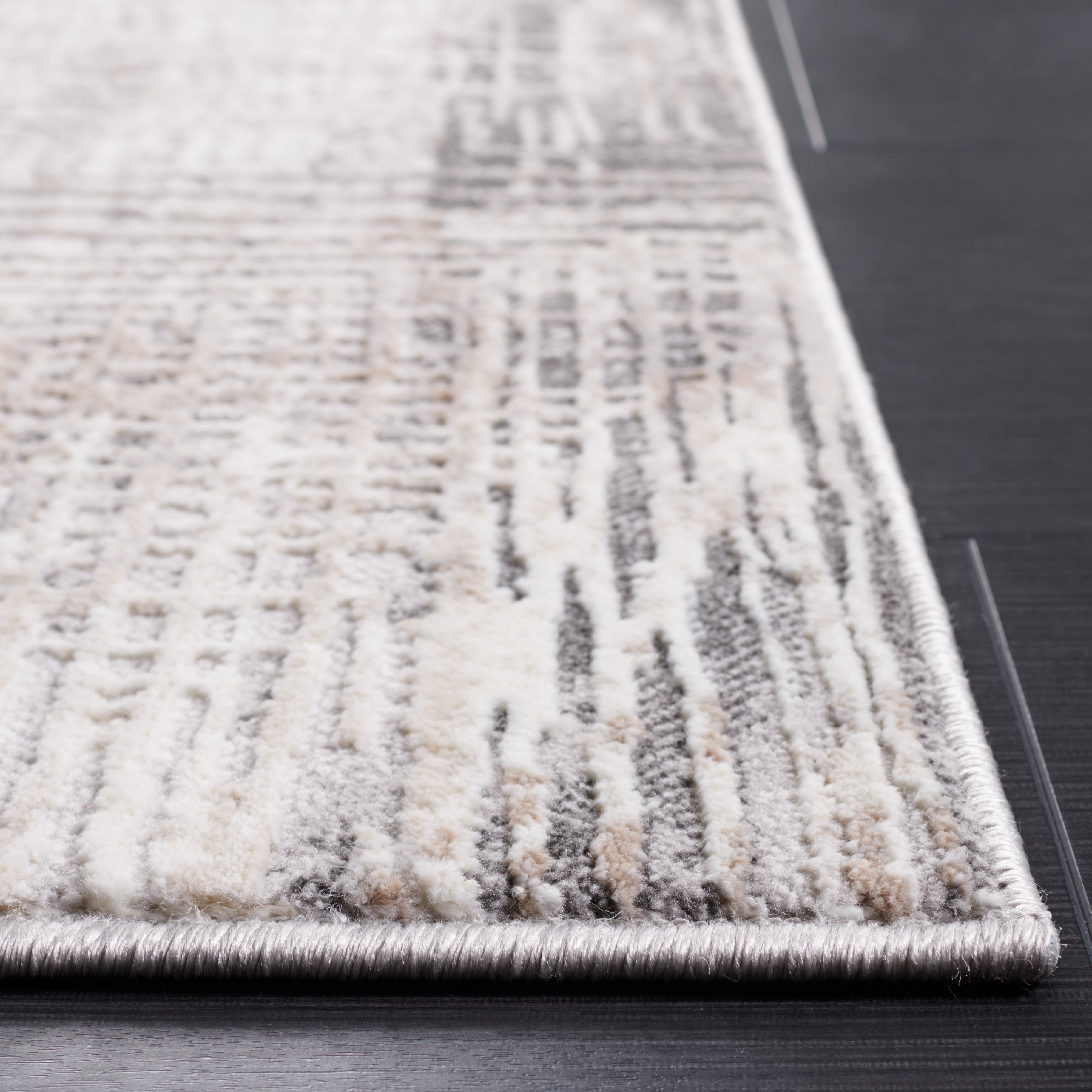 SAFAVIEH Vogue Martha Abstract Area Rug, Gray/Beige, 6'7" x 6'7" Square