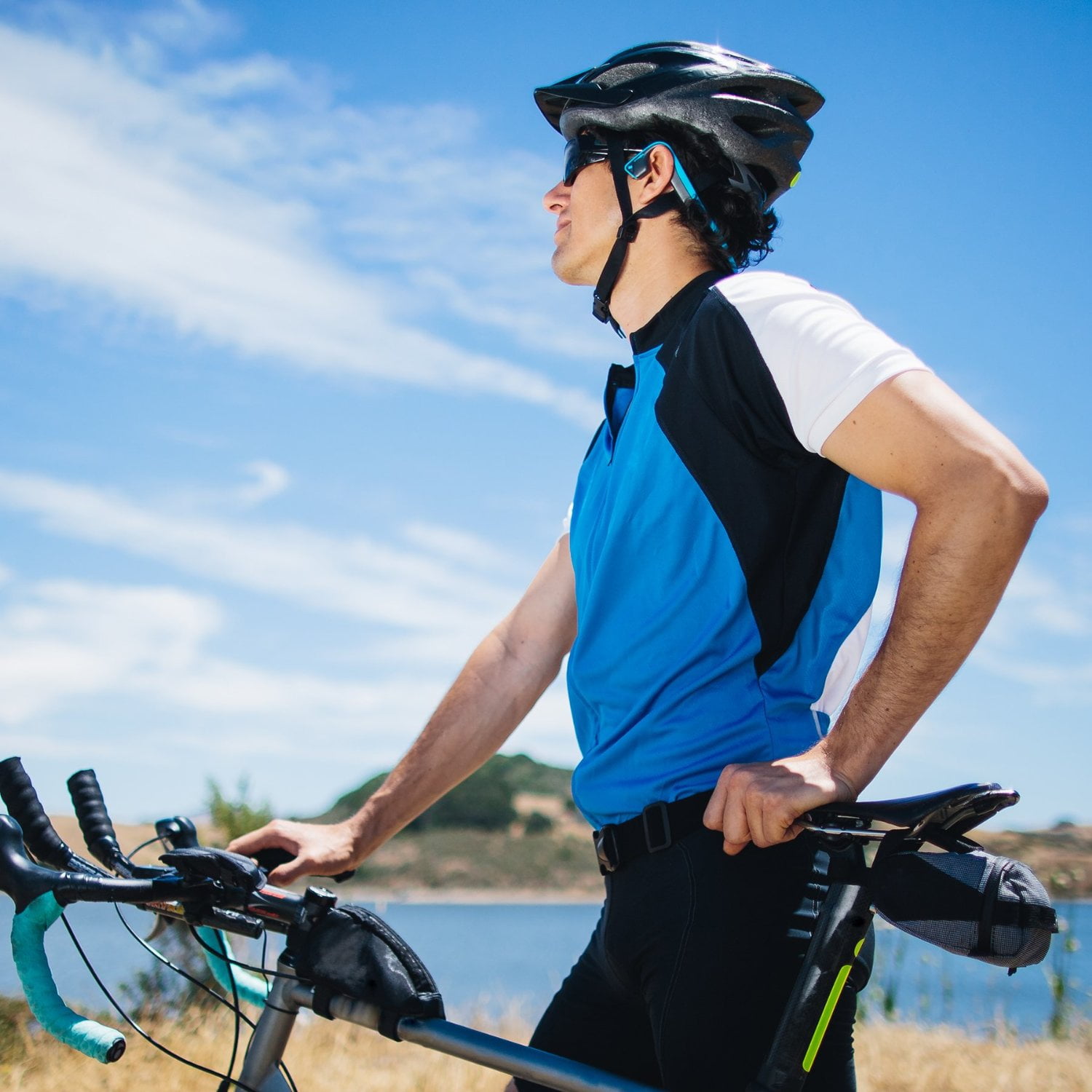 aftershokz trekz titanium cycling