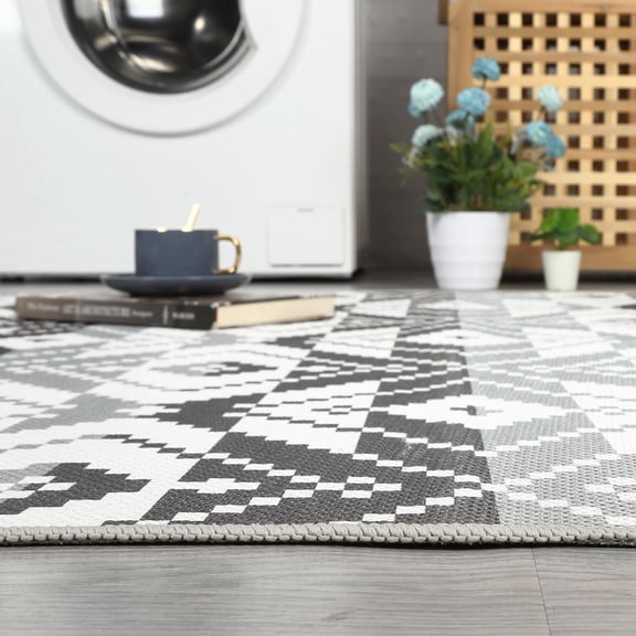 Waterproof & Non-Slip Outdoor Rug – Modern Geometric Patio Carpet – Washable, UV-Protected, Durable, Lightweight – Ideal for Garden, Balcony, Deck, RV, Camping – Black and White, 5x8ft