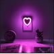 thumbnail image 1 of Decoración del hogar, decoración de habitaciones, decoración de paredes, luz nocturna LED enchufable en forma de corazón con sensor de anochecer al amanecer, encendido automático por la noche y apagad, 1 of 6