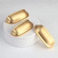 thumbnail image 1 of Tirador de manija de taza, tiradores de cajón de 3,4 pulgadas (64mm), herrajes para gabinetes de cocina, estilo europeo antiguo, oro cepillado, 1 of 5