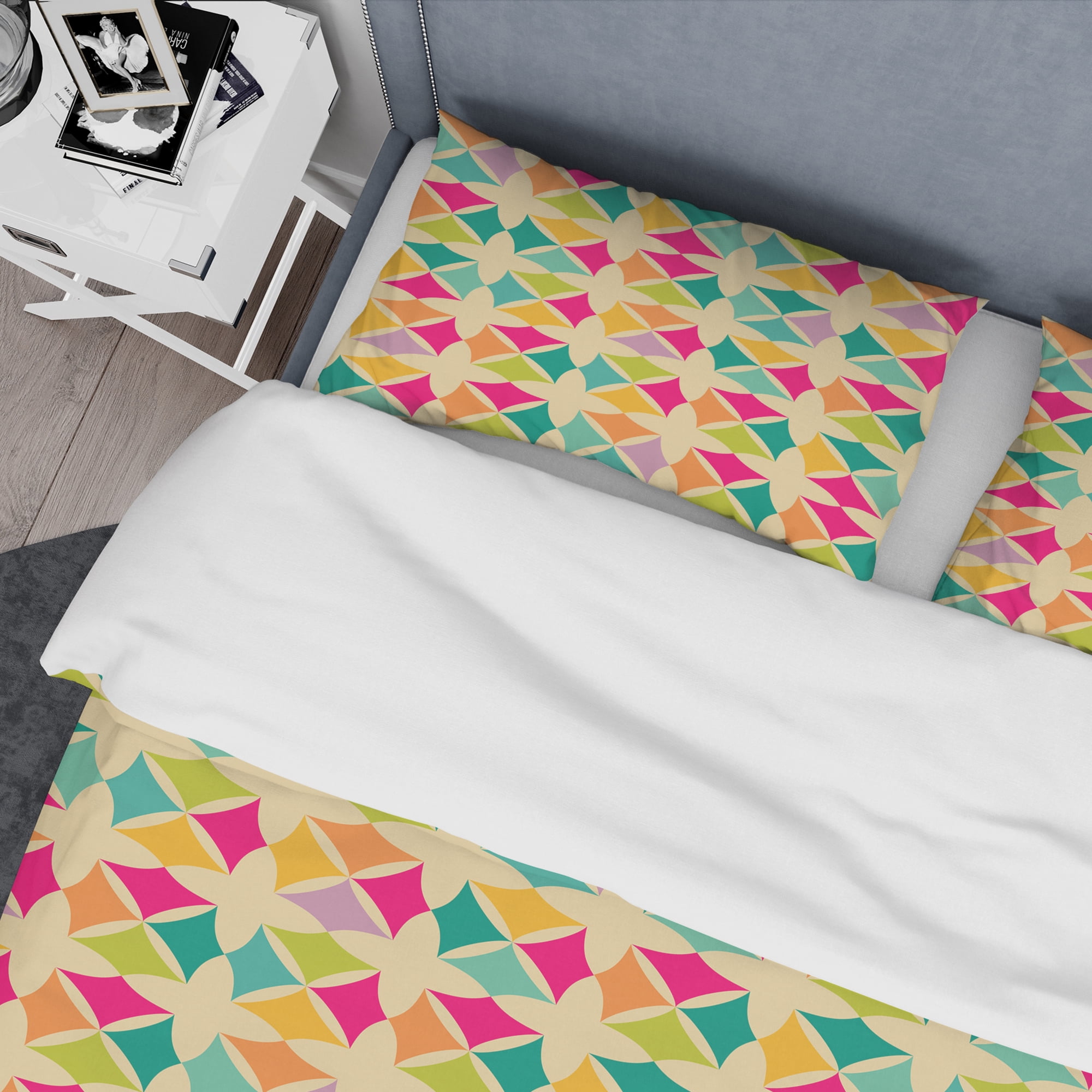 Designart 'Abstract Retro Geometric Pattern III' Mid-Century Modern Duvet Cover Set