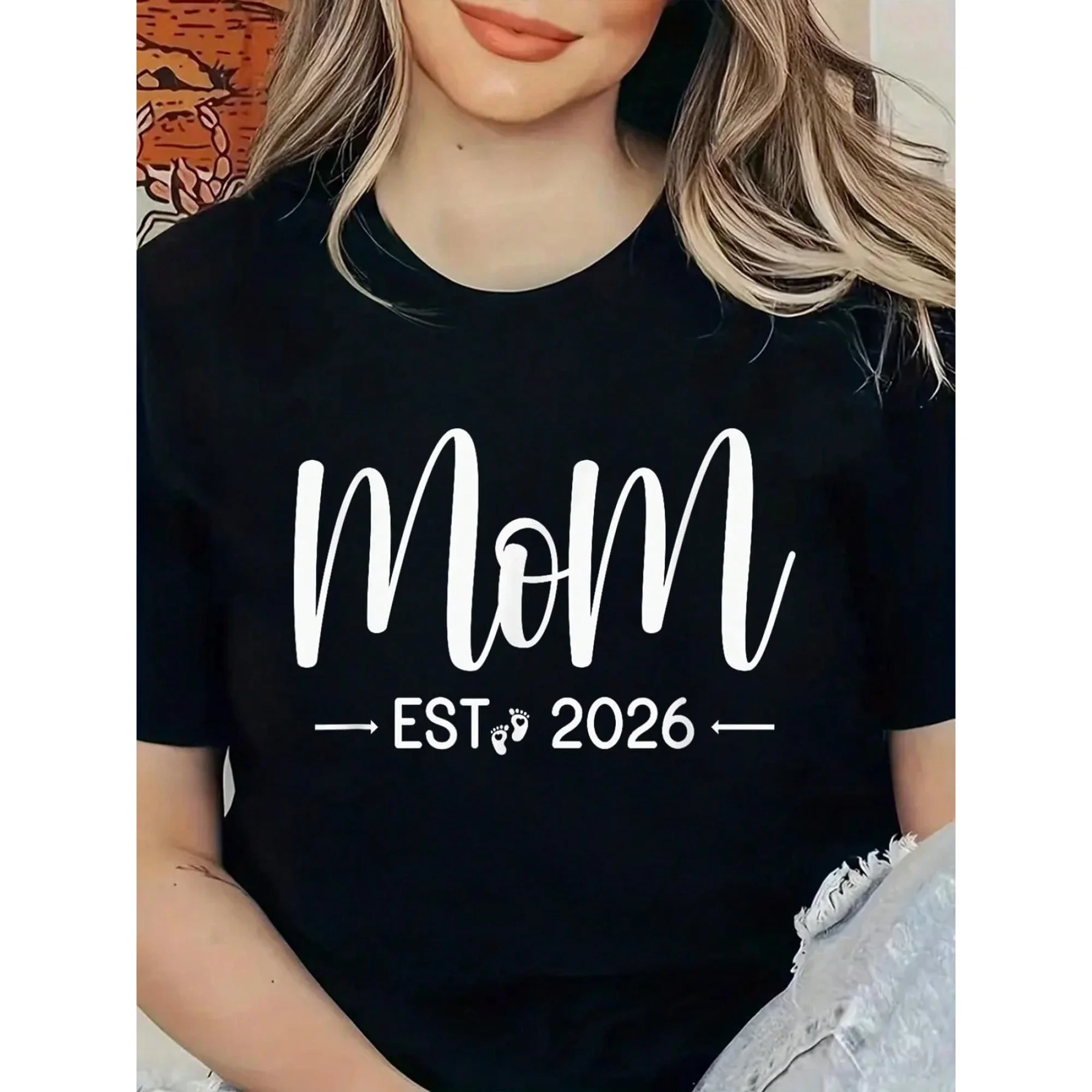 New Mom Est 2026 T-Shirt Aesthetic Pregnancy Announcement Top Women Minimalist Motherhood Gift Expecting Mother Top Casual Fashion Apparel
