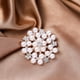 thumbnail image 4 of Broche de perlas con forma de flor de diamante simple, broche de ramillete para abrigo, suéter, hebilla de toalla de seda, 4 of 5