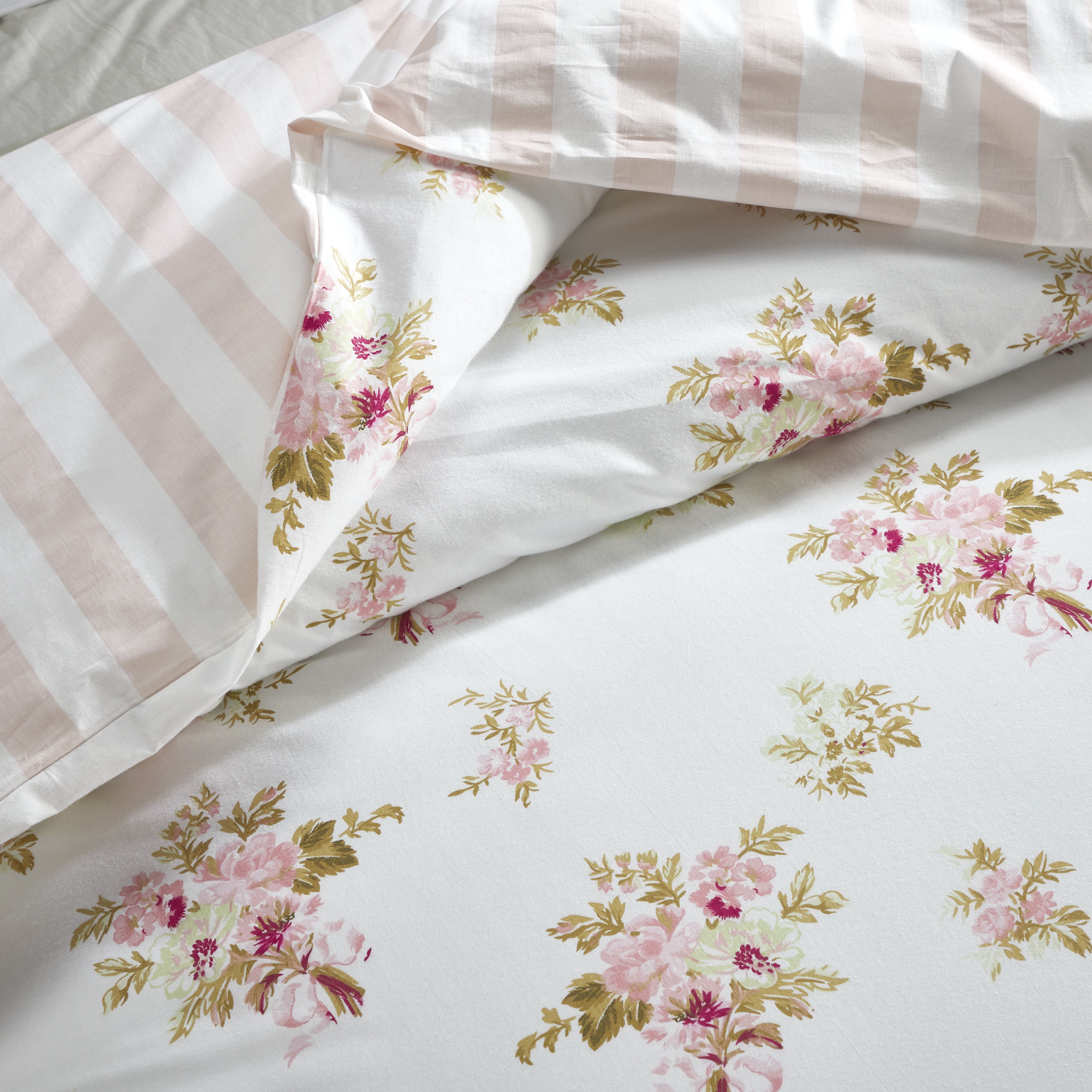 Simply Shabby Chic Pink Heirloom Duvet Set, Full/Queen