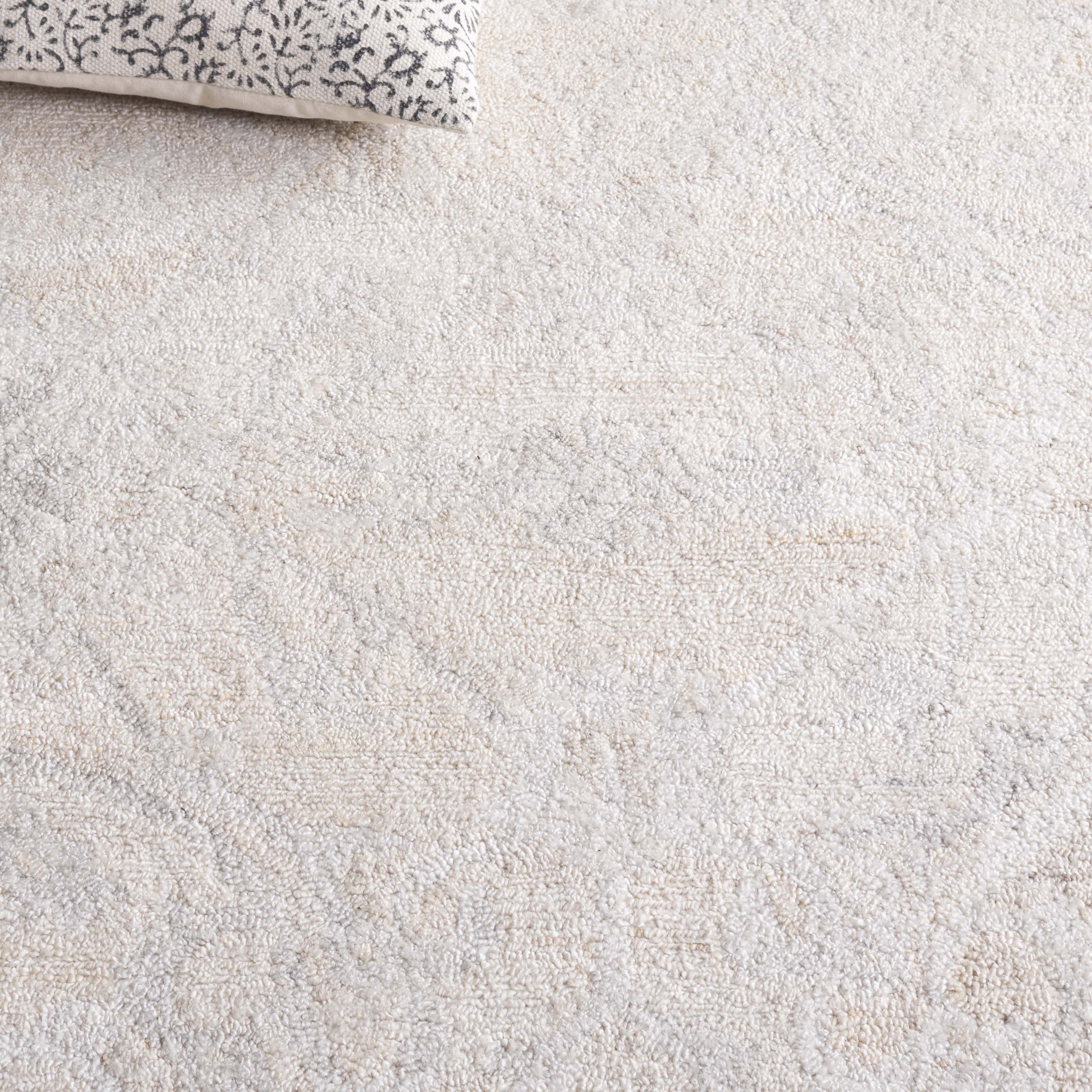 SAFAVIEH Anatolia Jamaar Floral Area Rug, Ivory, 4' x 6'