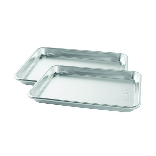 Nordic Ware Natural Aluminum Commercial Baker's Quarter Sheet, 2-Pack