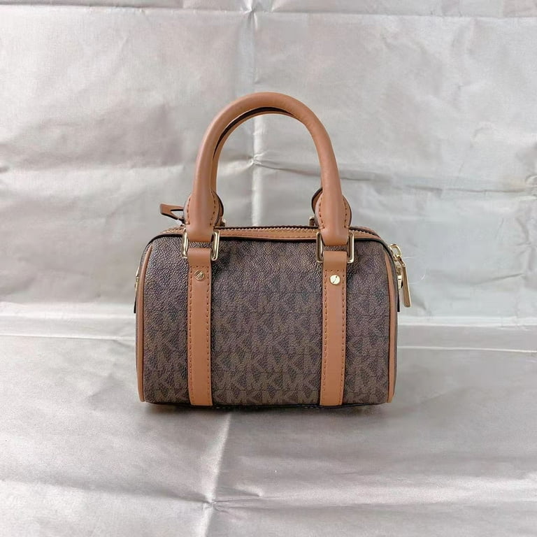Michael Kors 32F9G06C0B Bedford Legacy Extra-Small Logo Michael Kors 32F9G06C0B Bedford Legacy Extra-Small Logo