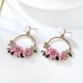 thumbnail image 2 of Elegantes pendientes de flores con forma de círculo grande y perlas, pendientes de aro con diamantes de imitación, pendientes colgantes de flores ---- C2 - Código de producto 70430 C2, 2 of 3