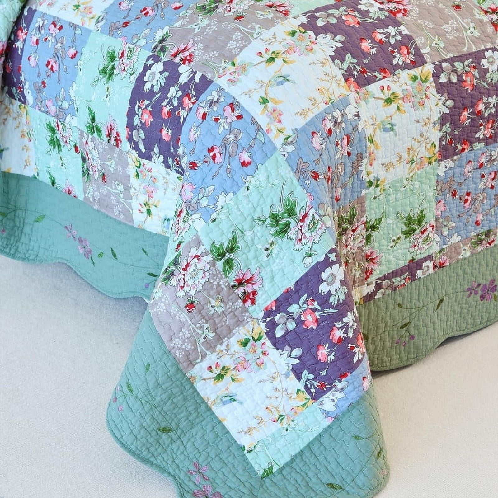 Evenhug Quilts 3-Piece Square Multi-Color Floral Patchwork Queen Quilt Set With 2 Shams