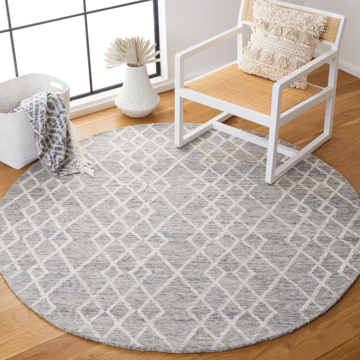 SAFAVIEH Metro Jenny Diamond Area Rug, Grey/Ivory, 5' x 8'