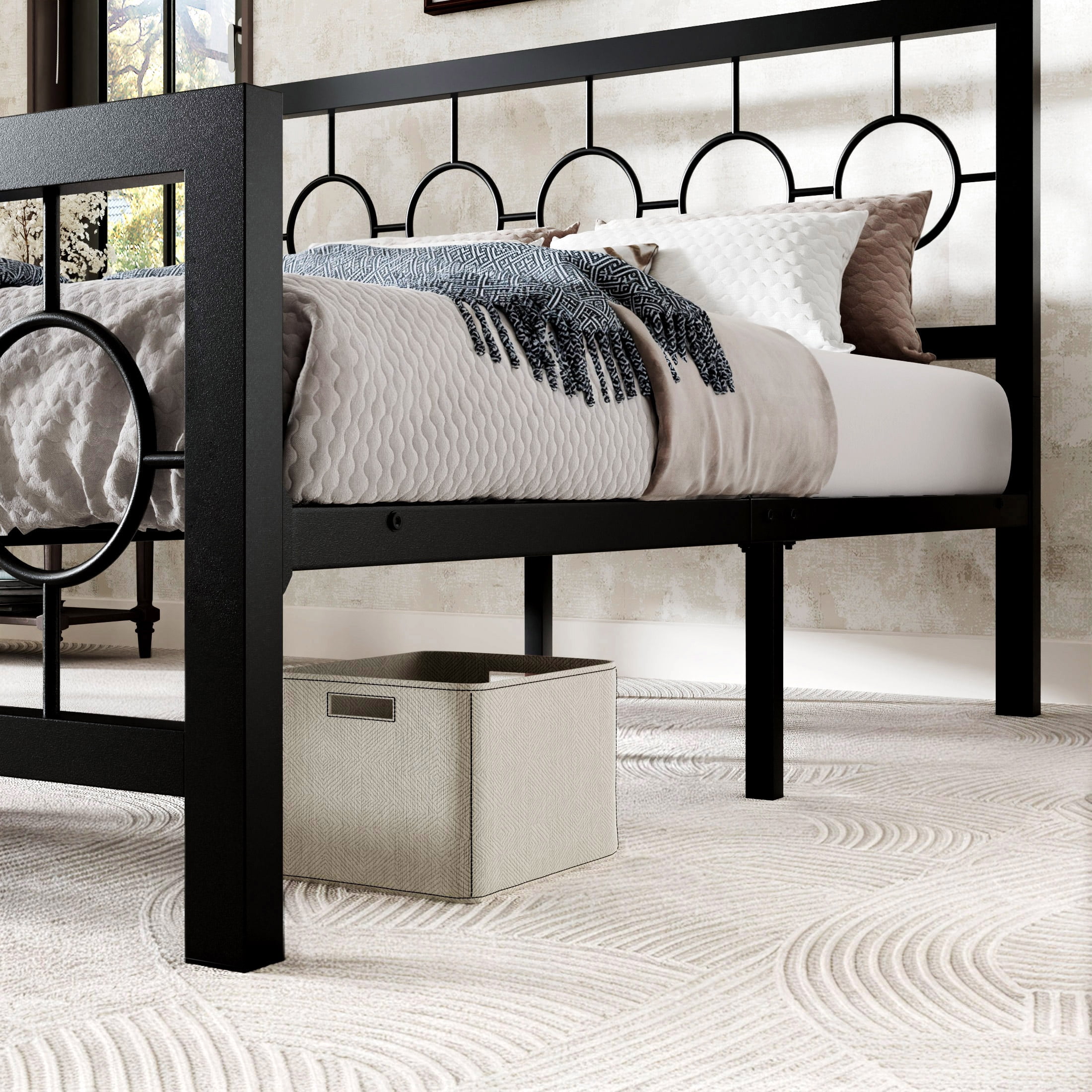 Sha Cerlin Black Queen Size Metal Platform Bed Frame with Vintage Circular Headboard & Footboard, Adult