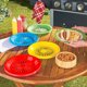 thumbnail image 4 of Soportes para platos de papel con platos de plástico de 25 cm. Limpieza y almacenamiento sin esfuerzo. Soportes reutilizables de alta resistencia en 5 colores. Ideales para picnics, fiestas y cenas, 4 of 4