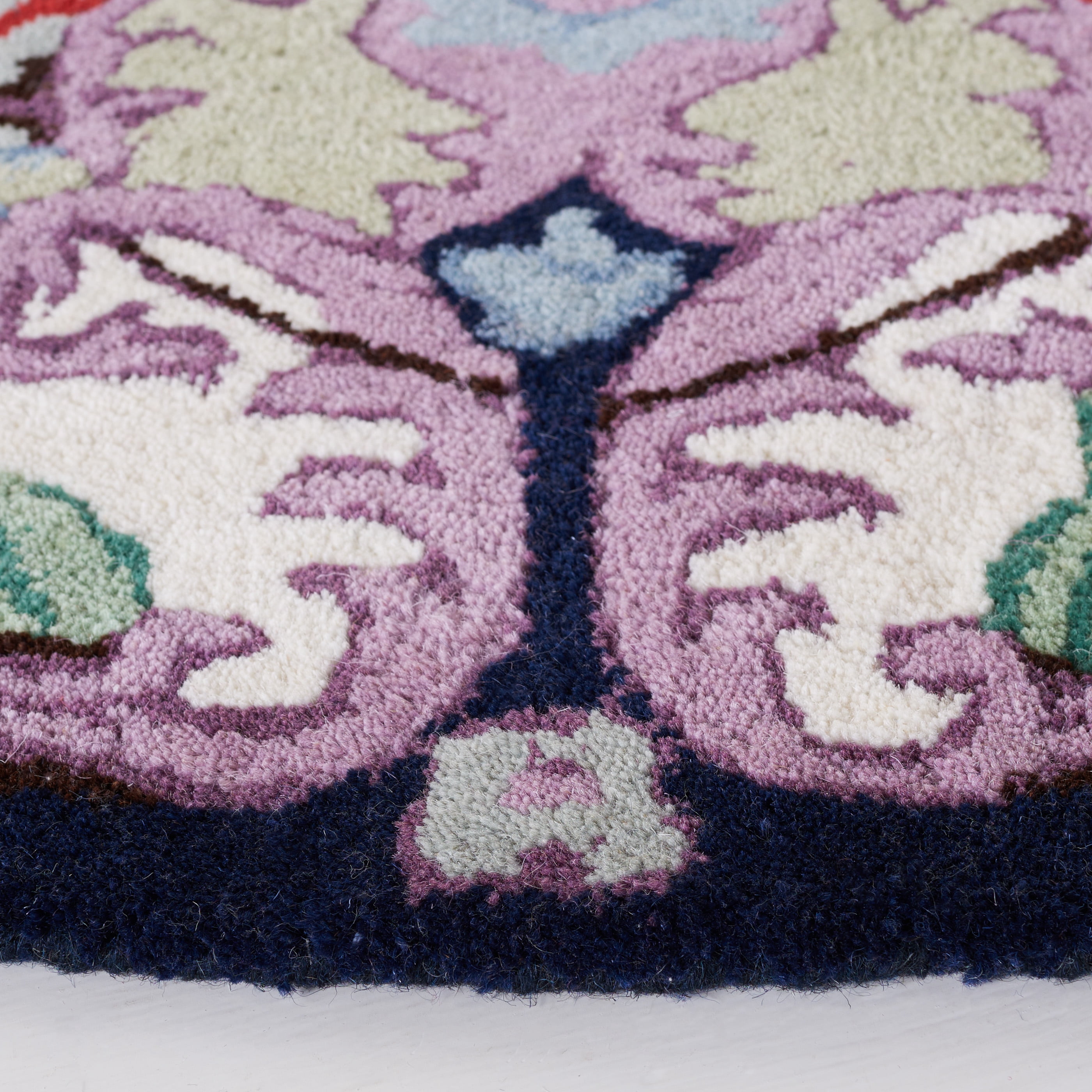 SAFAVIEH Bellagio Chandler Floral Wool Area Rug, Navy/Ivory, 5' x 5' Round