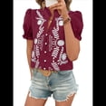 thumbnail image 2 of Blusas de Verano para Mujer 2025, Informales, con Cuello en V, Volantes, Mangas Abullonadas, Botones y Bordados. Vino Tinto S, 2 of 10