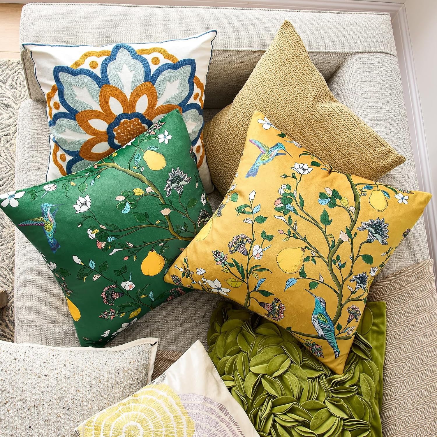 COOKCOK Dark Green Floral Pillow Covers 18x18 Set of 2, Velvet Wild Flower Plant Throw Pillows Case, Square Farmhouse Decor Cushion Covers for Home Sofa Bed Couch