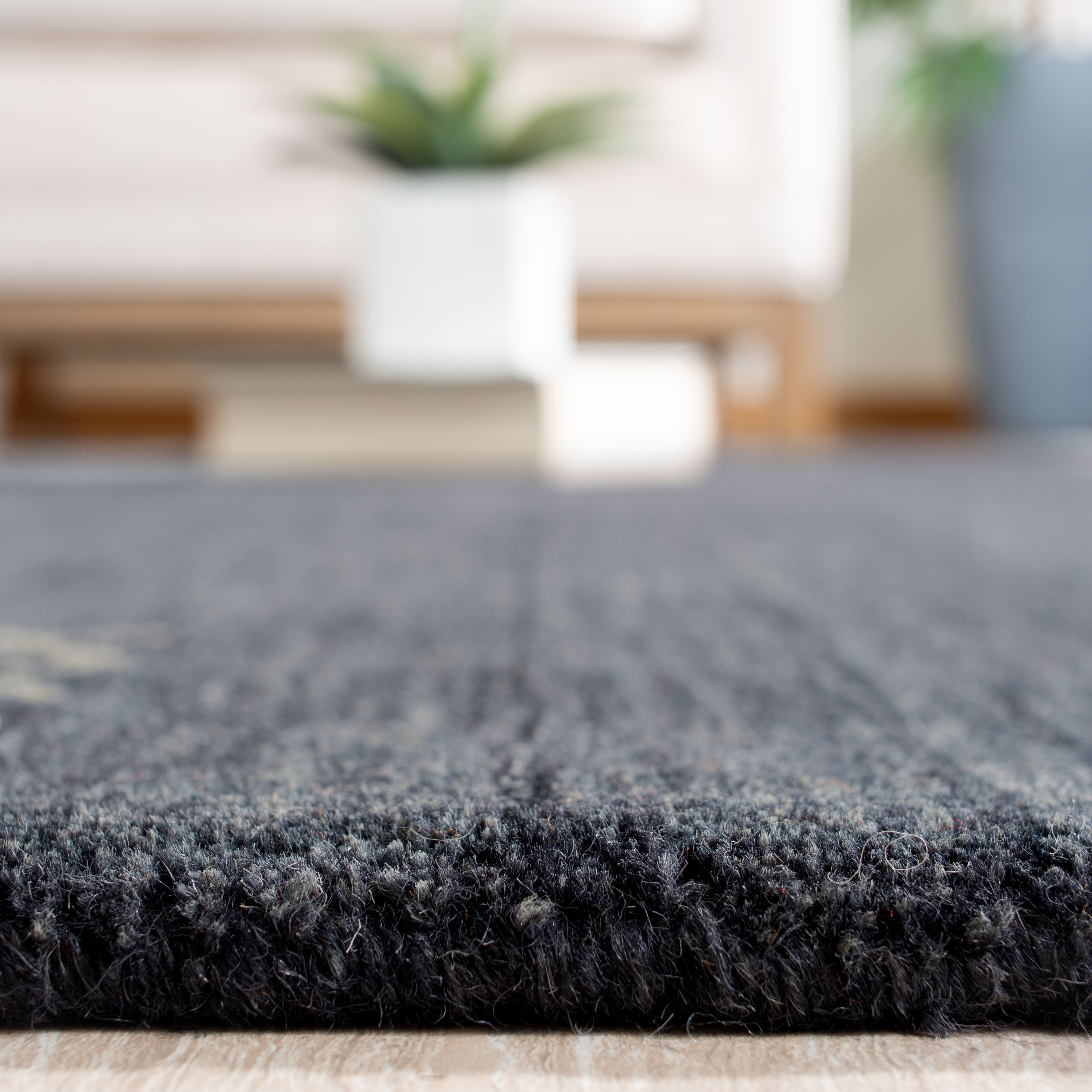 Safavieh Himalaya Dorothea Solid Wool Area Rug, Charcoal, 5' x 8'