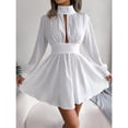 thumbnail image 3 of Vestido de cuello alto de color sólido Manga larga Mini vestido plisado con recorte de cintura alta para citas Blanco M, 3 of 7